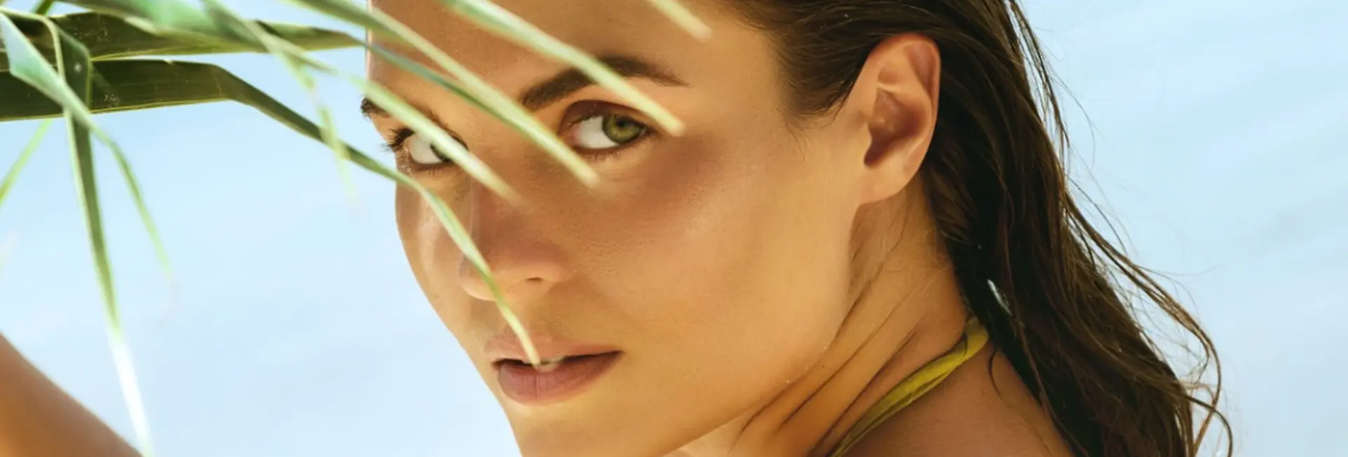 Crema para el contorno de ojos: un imprescindible en tu bolso de viaje durante las vacaciones