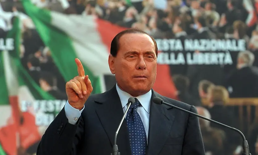 Silvio Berlusconi: Un líder controvertido en la política italiana Silvio Berlusconi: Un líder controvertido en la política italiana