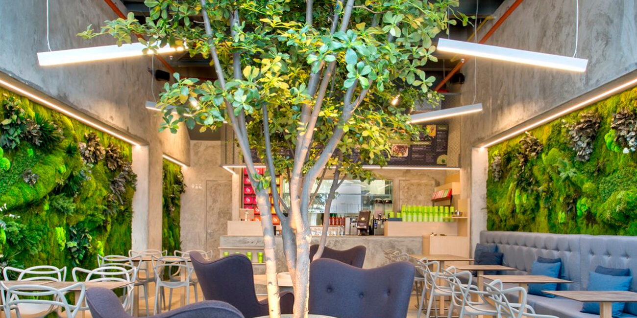 Jardines verticales artificiales, una inyección de naturaleza en los restaurantes